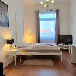 Colodging - Private Rooms&kitchen , City Airport Mannheim Deutschland